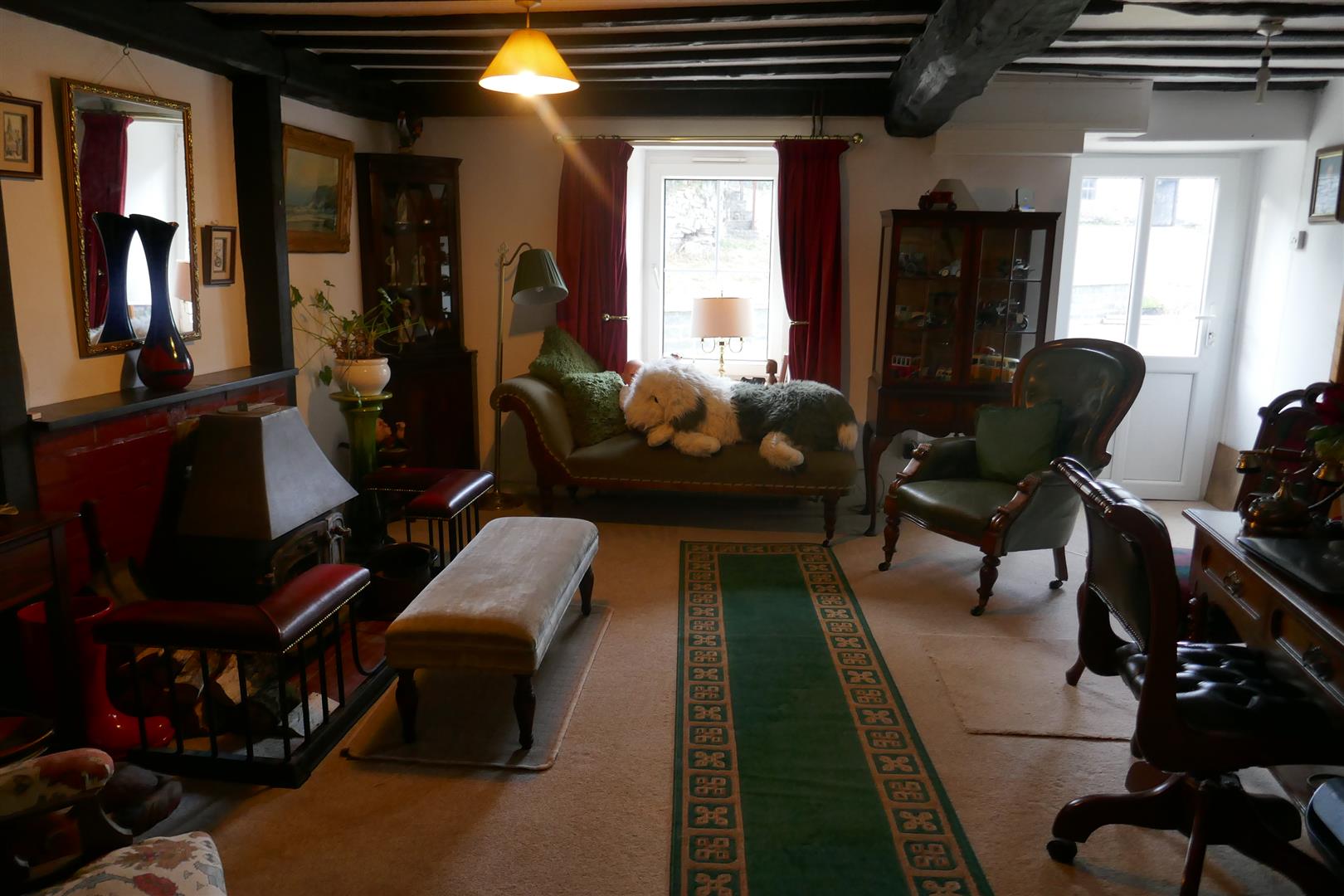 SITTING ROOM